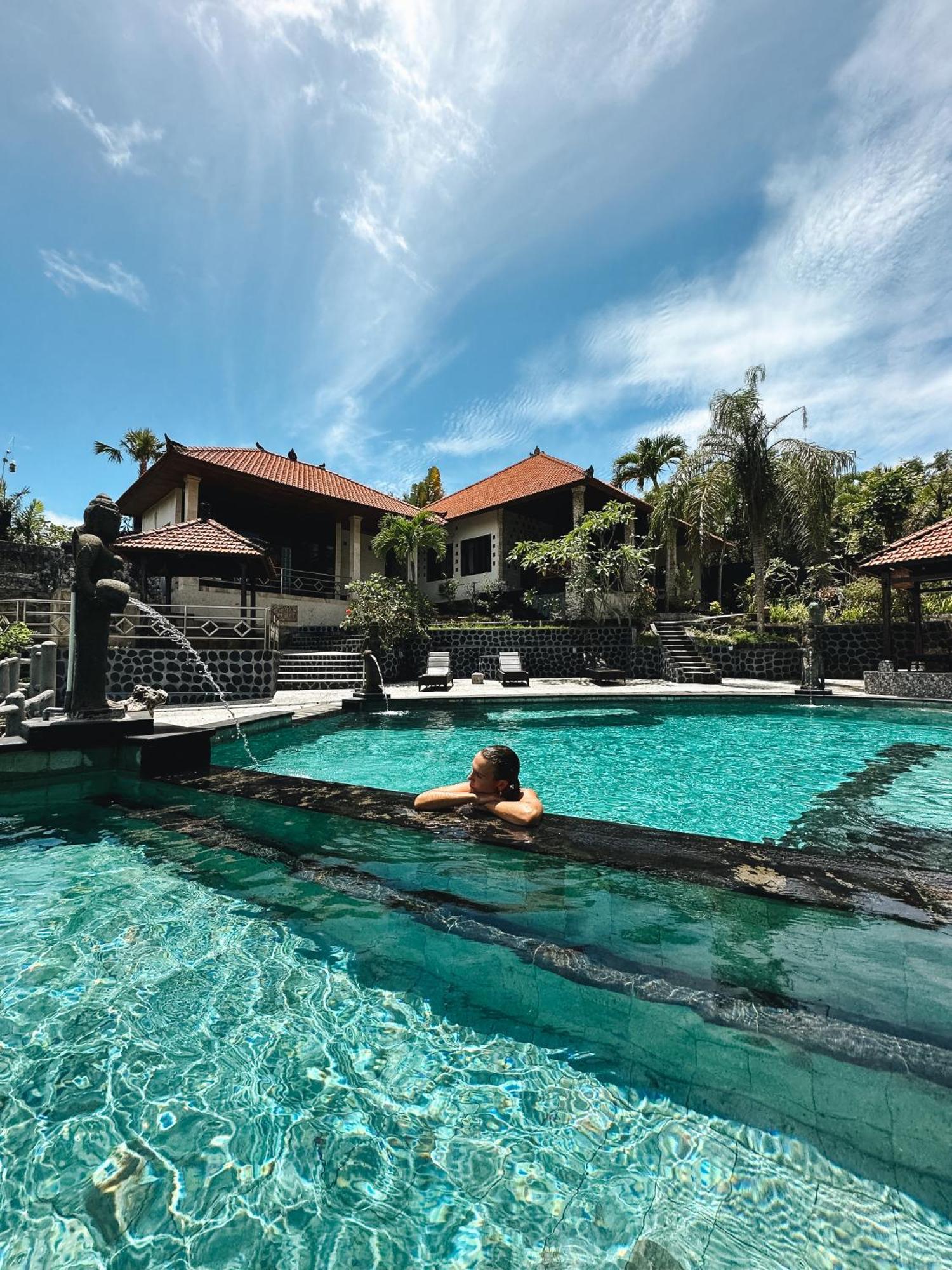 The Uluwatu Estate Hotell Pecatu Exteriör bild