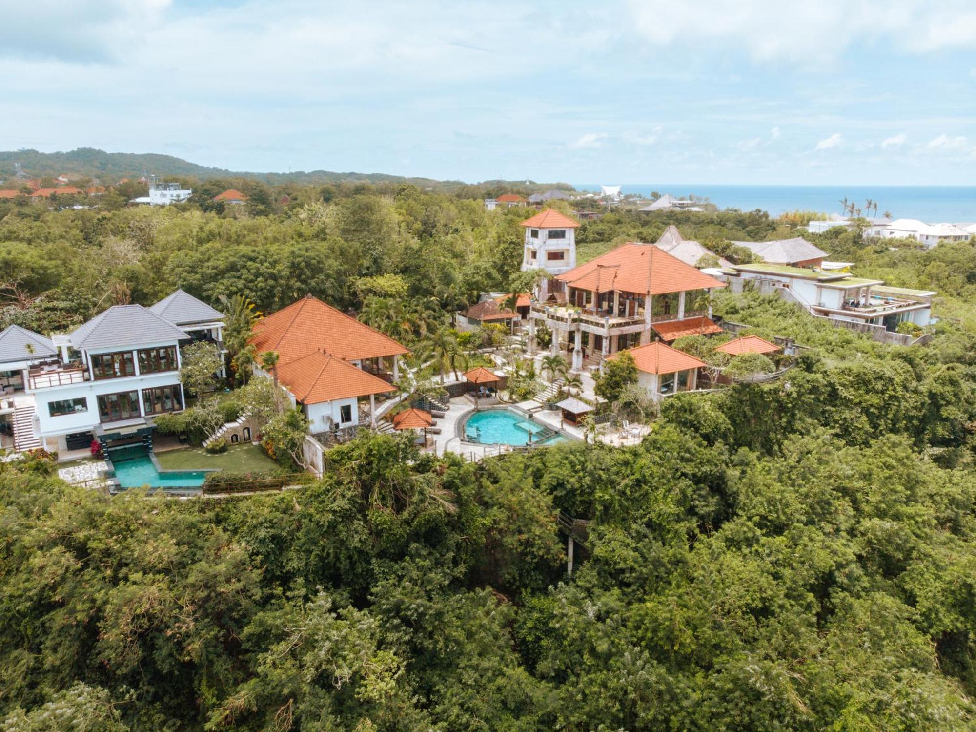 The Uluwatu Estate Hotell Pecatu Exteriör bild