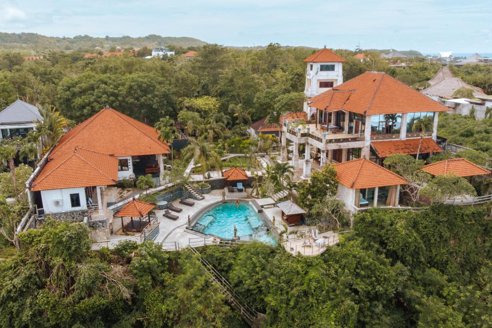 The Uluwatu Estate Hotell Pecatu Exteriör bild
